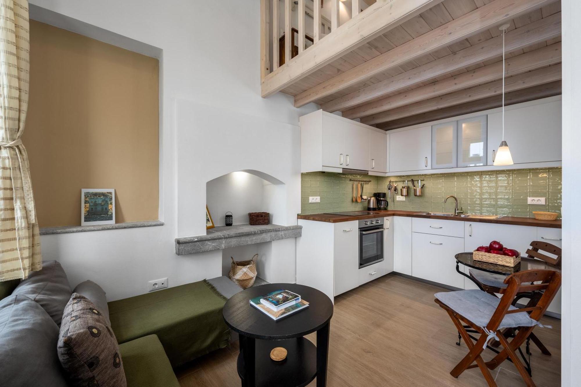 Over The Sea Apartments Сімі Екстер'єр фото
