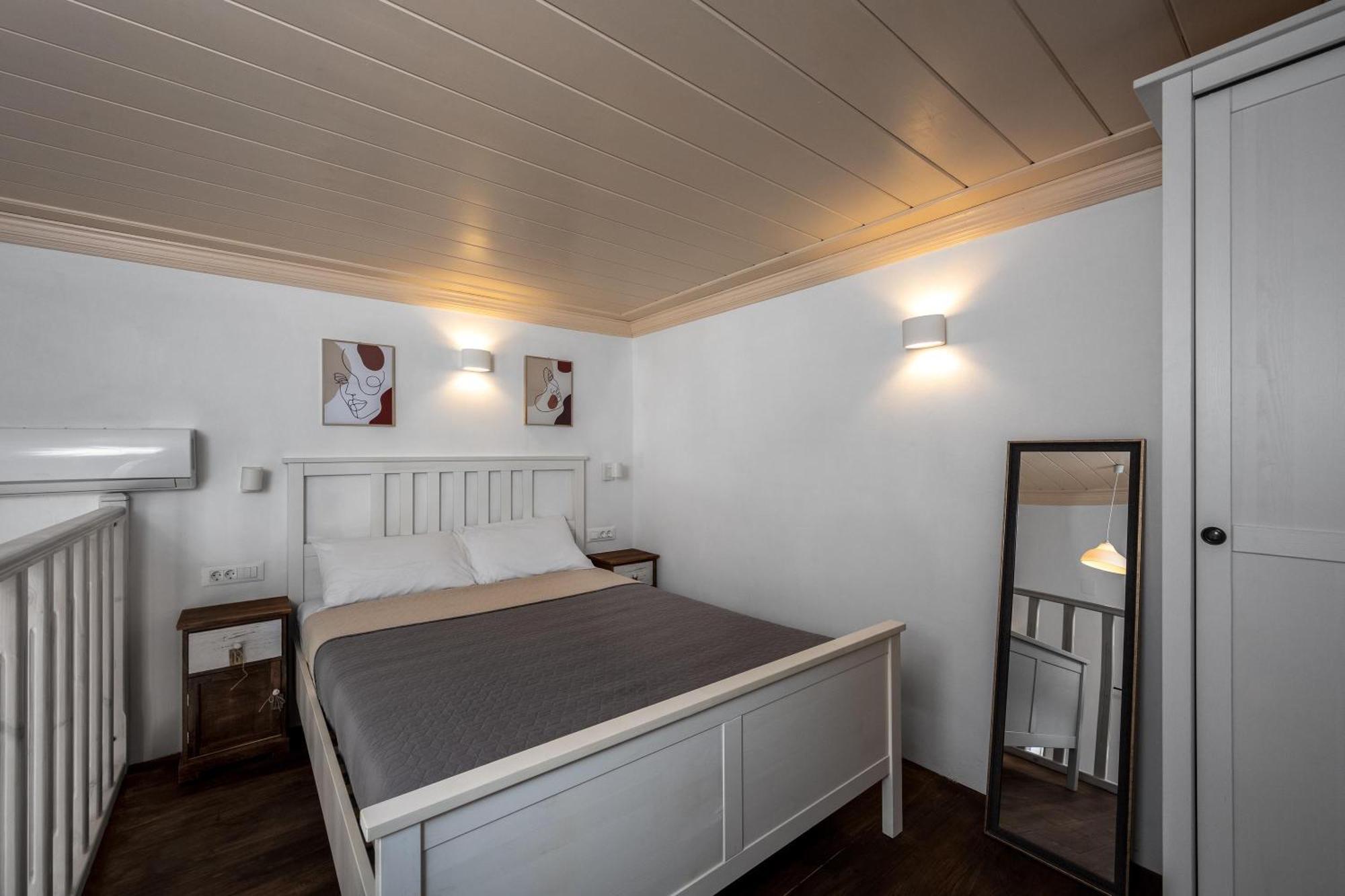 Over The Sea Apartments Сімі Екстер'єр фото