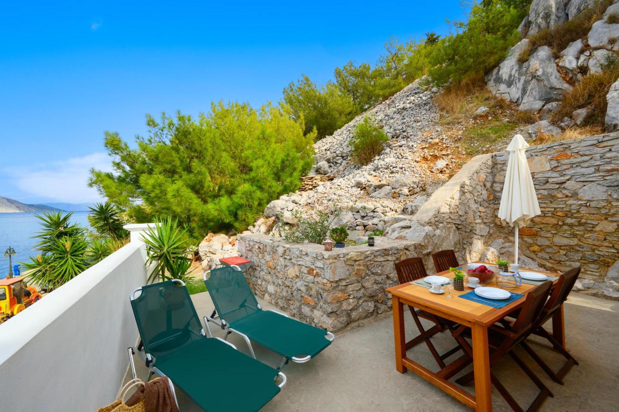 Over The Sea Apartments Сімі Екстер'єр фото