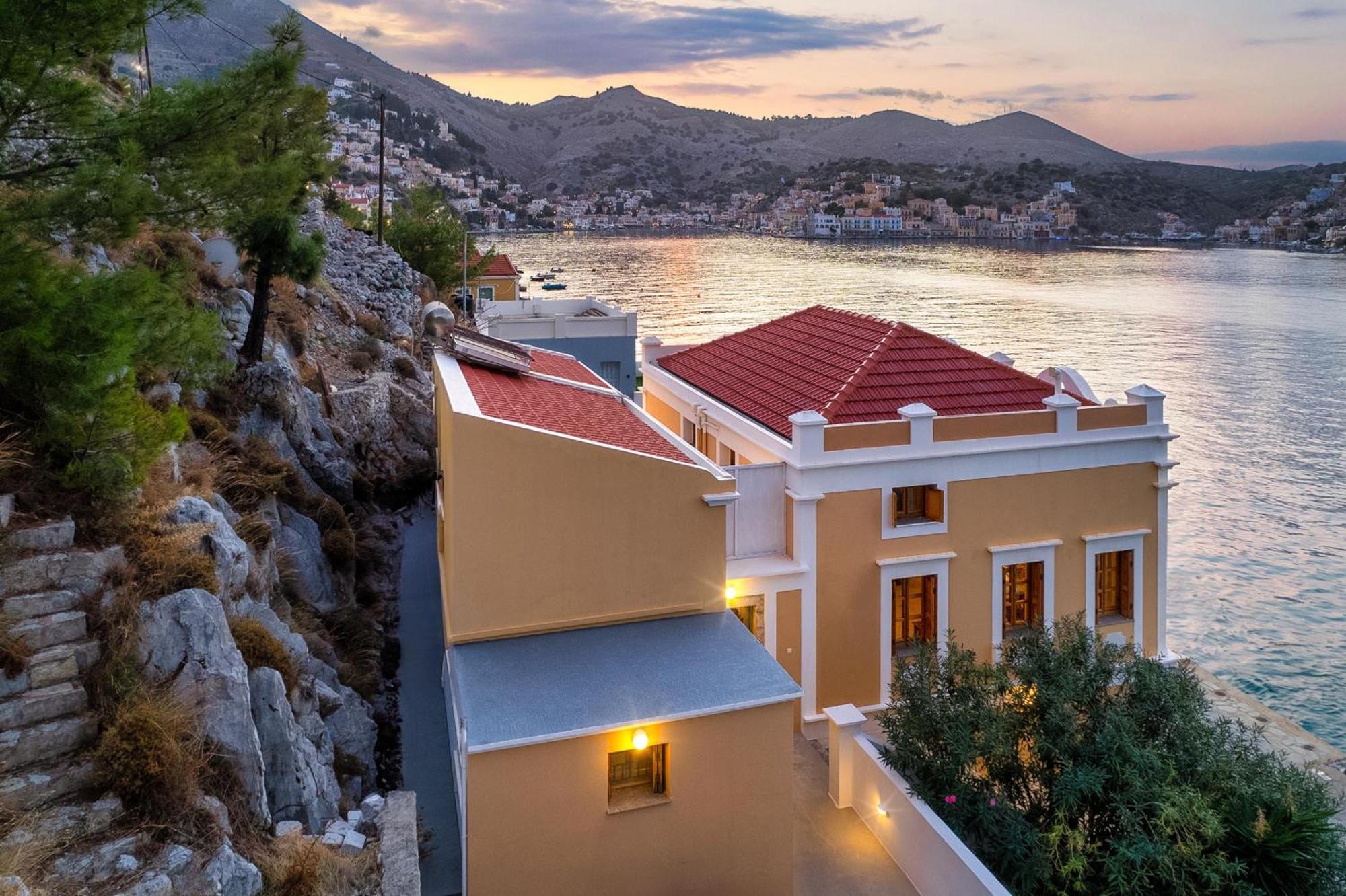Over The Sea Apartments Сімі Екстер'єр фото